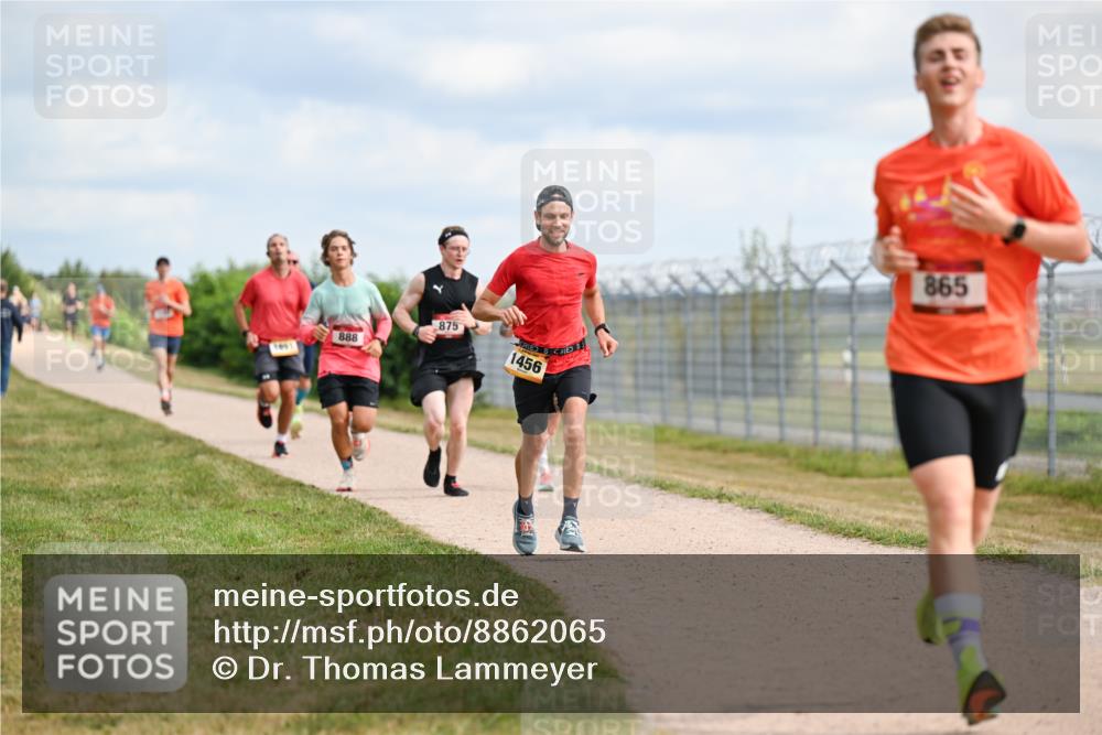 14.09.2025 - Airport Race Dr. Thomas Lammeyer http://msf.ph/oto/8862065 14.09.2025 11:59:55 Laufen 888, 875, 1456, 865 meine-sportfotos.de
