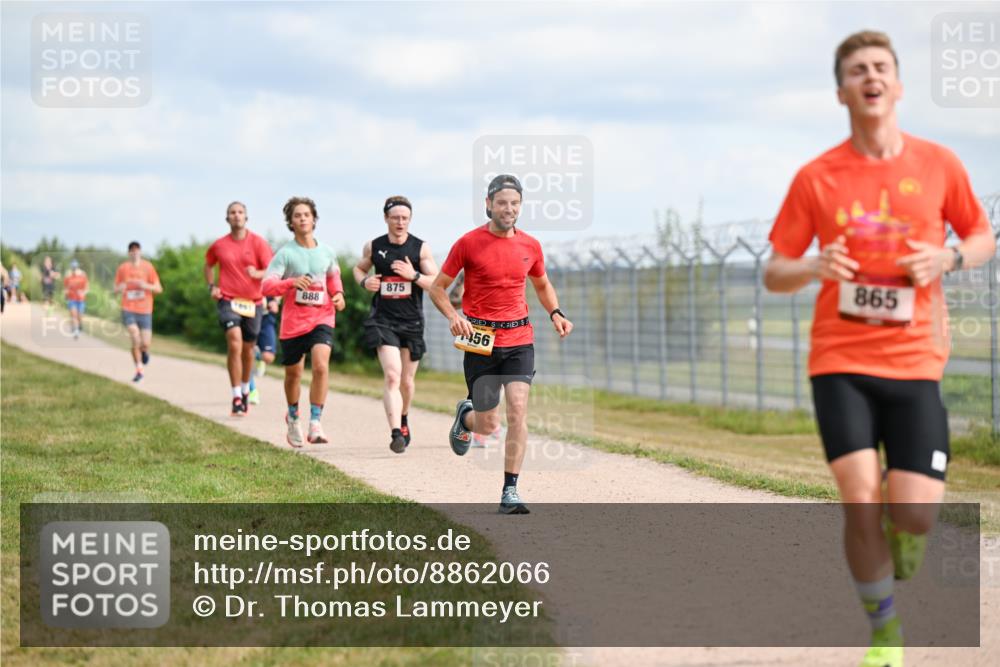 14.09.2025 - Airport Race Dr. Thomas Lammeyer http://msf.ph/oto/8862066 14.09.2025 11:59:55 Laufen 888, 875, 56, 865 meine-sportfotos.de