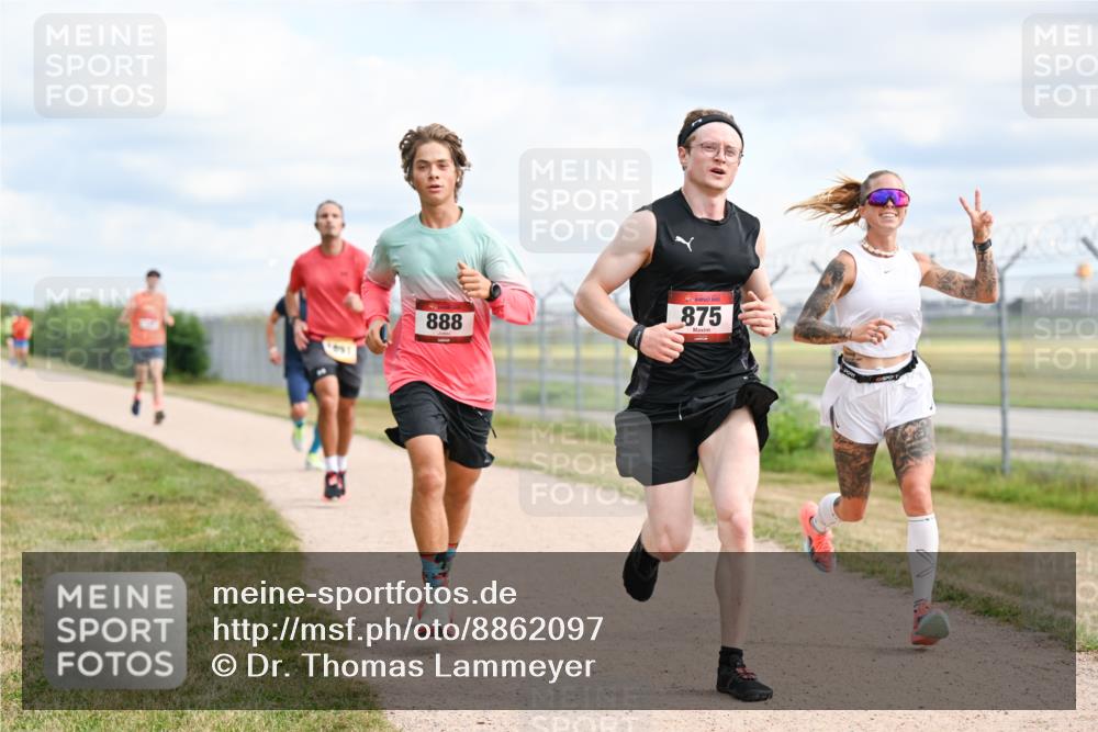 14.09.2025 - Airport Race Dr. Thomas Lammeyer http://msf.ph/oto/8862097 14.09.2025 12:00:01 Laufen 888, 875 meine-sportfotos.de