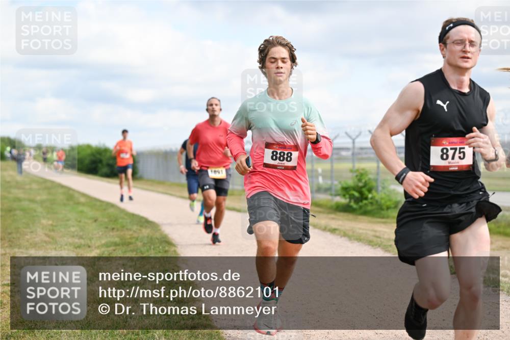 14.09.2025 - Airport Race Dr. Thomas Lammeyer http://msf.ph/oto/8862101 14.09.2025 12:00:01 Laufen 1891, 888, 875 meine-sportfotos.de