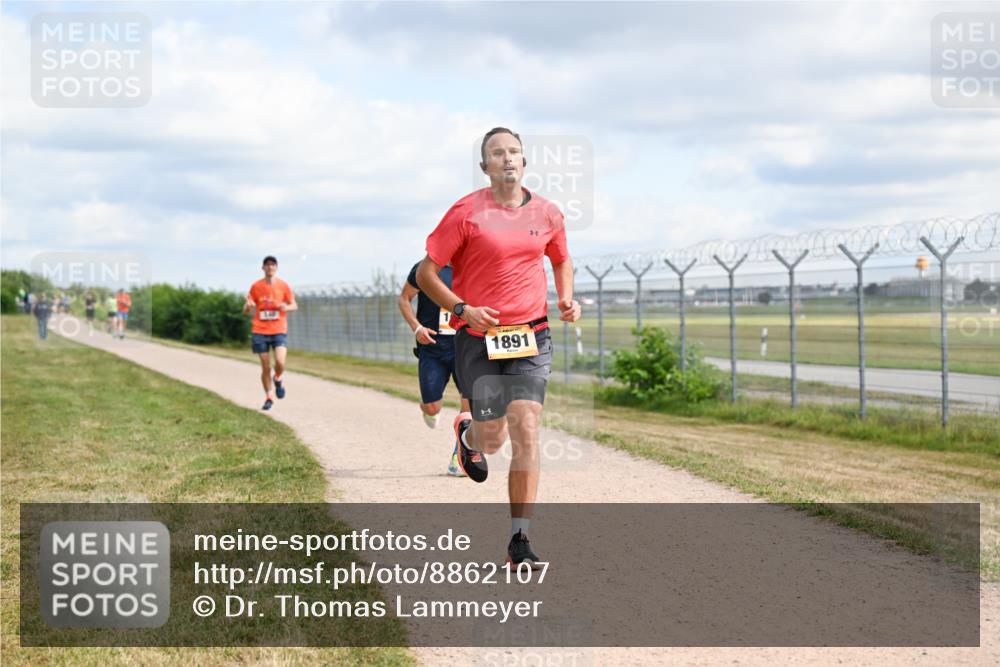 14.09.2025 - Airport Race Dr. Thomas Lammeyer http://msf.ph/oto/8862107 14.09.2025 12:00:03 Laufen 1891 meine-sportfotos.de