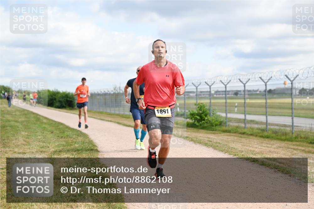 14.09.2025 - Airport Race Dr. Thomas Lammeyer http://msf.ph/oto/8862108 14.09.2025 12:00:03 Laufen 50, 1891 meine-sportfotos.de