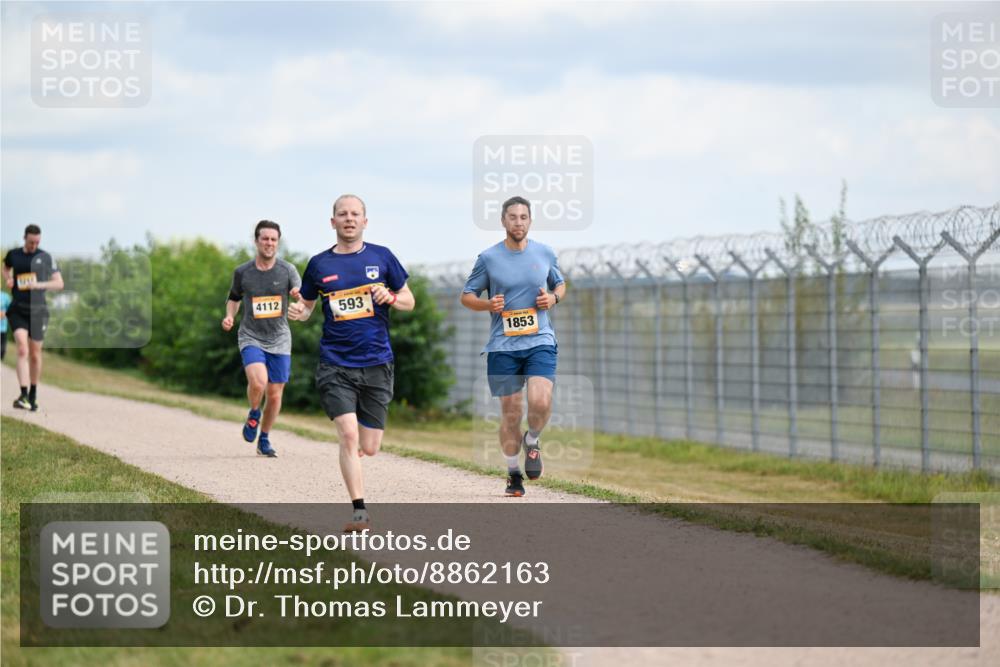 14.09.2025 - Airport Race Dr. Thomas Lammeyer http://msf.ph/oto/8862163 14.09.2025 12:00:40 Laufen 4112, 593, 1853 meine-sportfotos.de