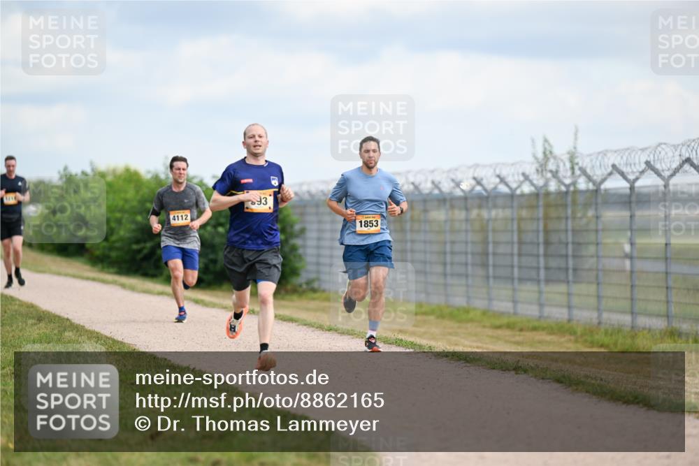 14.09.2025 - Airport Race Dr. Thomas Lammeyer http://msf.ph/oto/8862165 14.09.2025 12:00:40 Laufen 4112, 1853 meine-sportfotos.de