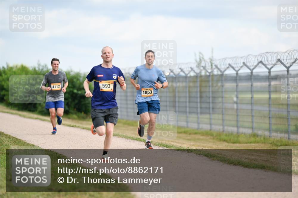 14.09.2025 - Airport Race Dr. Thomas Lammeyer http://msf.ph/oto/8862171 14.09.2025 12:00:41 Laufen 4112, 593, 1853 meine-sportfotos.de