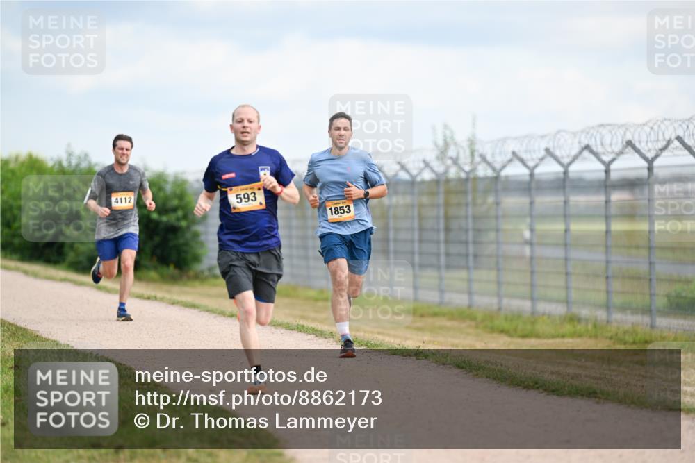 14.09.2025 - Airport Race Dr. Thomas Lammeyer http://msf.ph/oto/8862173 14.09.2025 12:00:41 Laufen 4112, 593, 1853 meine-sportfotos.de