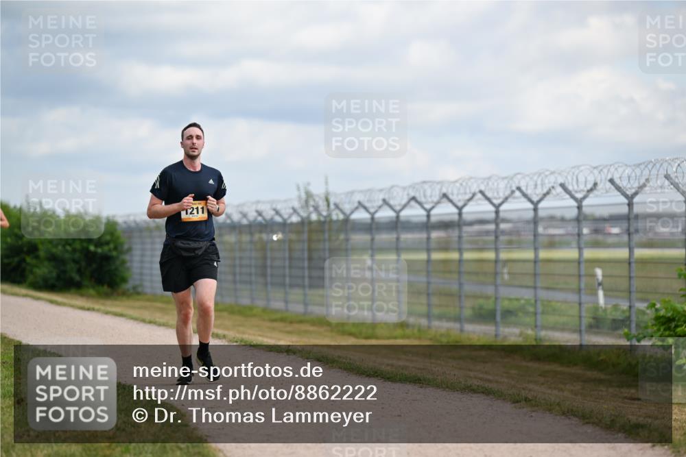 14.09.2025 - Airport Race Dr. Thomas Lammeyer http://msf.ph/oto/8862222 14.09.2025 12:00:51 Laufen 211 meine-sportfotos.de