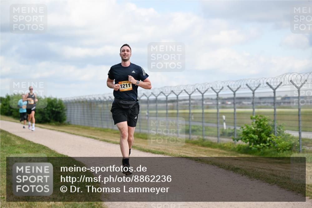 14.09.2025 - Airport Race Dr. Thomas Lammeyer http://msf.ph/oto/8862236 14.09.2025 12:00:52 Laufen 1211 meine-sportfotos.de
