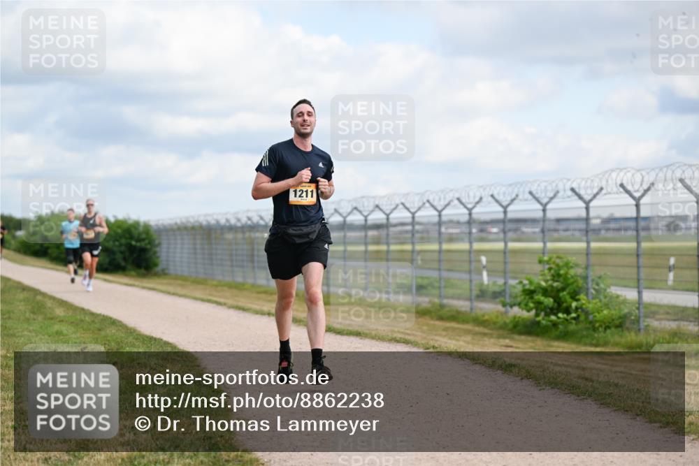 14.09.2025 - Airport Race Dr. Thomas Lammeyer http://msf.ph/oto/8862238 14.09.2025 12:00:53 Laufen 1211 meine-sportfotos.de