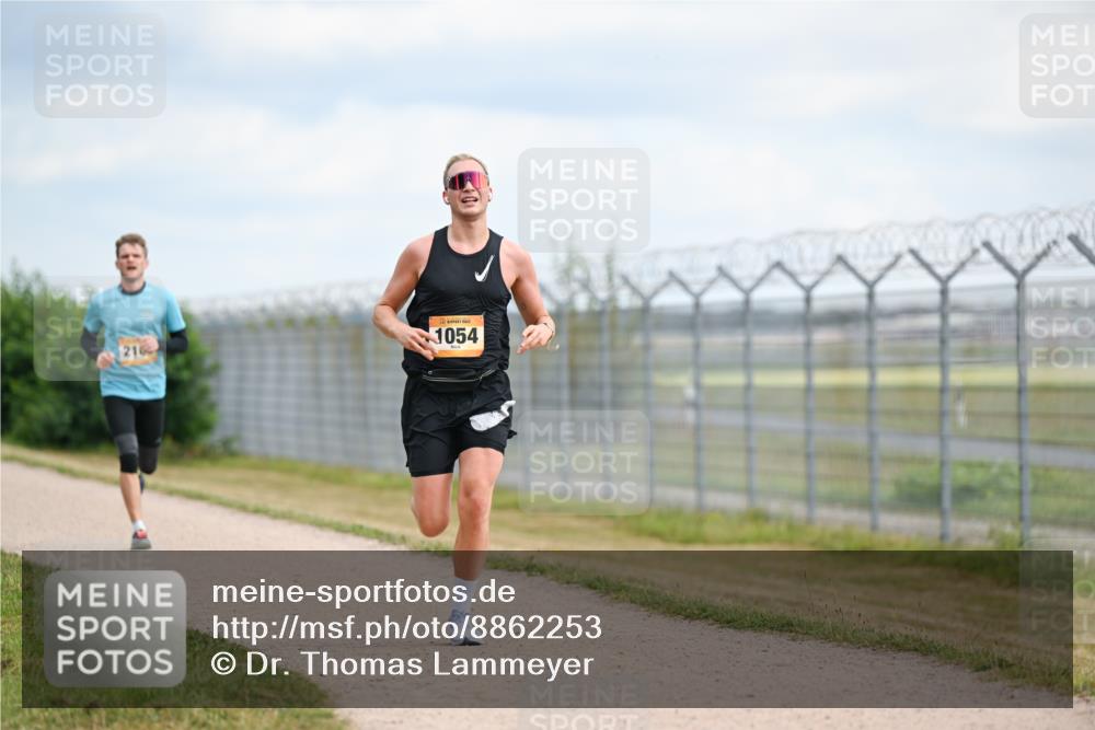 14.09.2025 - Airport Race Dr. Thomas Lammeyer http://msf.ph/oto/8862253 14.09.2025 12:00:57 Laufen 1054, 216 meine-sportfotos.de