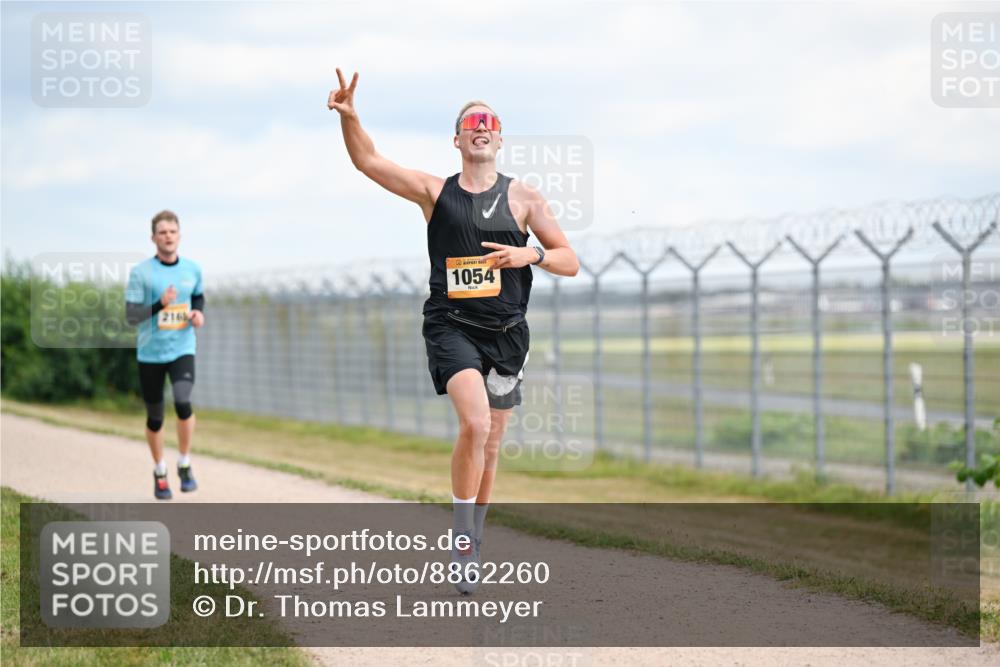 14.09.2025 - Airport Race Dr. Thomas Lammeyer http://msf.ph/oto/8862260 14.09.2025 12:00:58 Laufen 216, 1054 meine-sportfotos.de