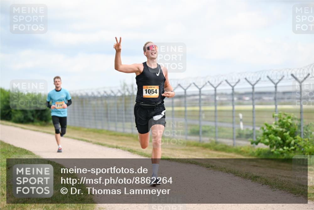 14.09.2025 - Airport Race Dr. Thomas Lammeyer http://msf.ph/oto/8862264 14.09.2025 12:00:59 Laufen 1054, 216 meine-sportfotos.de