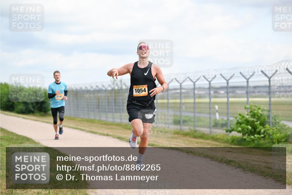 14.09.2025 - Airport Race Dr. Thomas Lammeyer http://msf.ph/oto/8862265 14.09.2025 12:00:59 Laufen 1054, 2161 meine-sportfotos.de