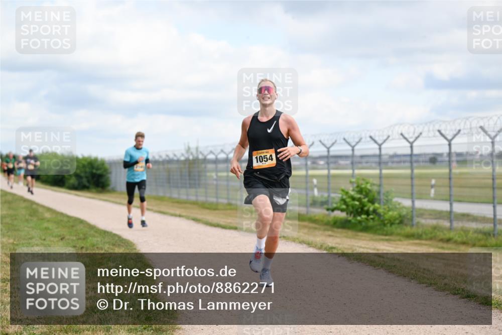 14.09.2025 - Airport Race Dr. Thomas Lammeyer http://msf.ph/oto/8862271 14.09.2025 12:01:00 Laufen 1054 meine-sportfotos.de