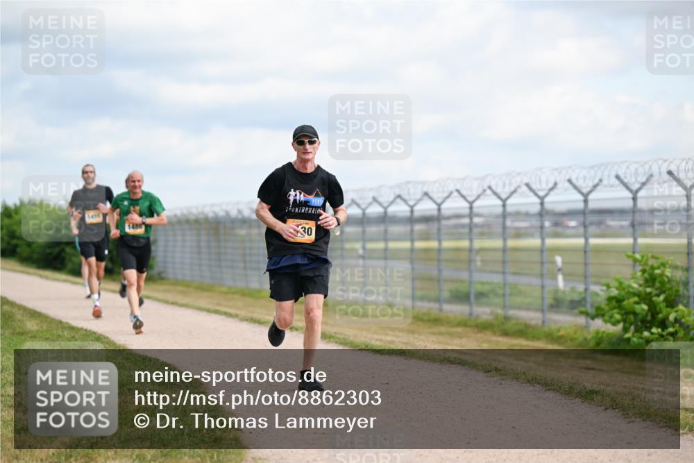 14.09.2025 - Airport Race Dr. Thomas Lammeyer http://msf.ph/oto/8862303 14.09.2025 12:01:09 Laufen 1455, 1486, 30 meine-sportfotos.de