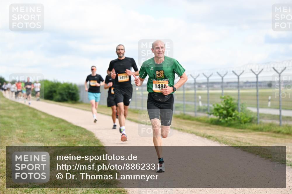 14.09.2025 - Airport Race Dr. Thomas Lammeyer http://msf.ph/oto/8862331 14.09.2025 12:01:14 Laufen 1455, 1486 meine-sportfotos.de