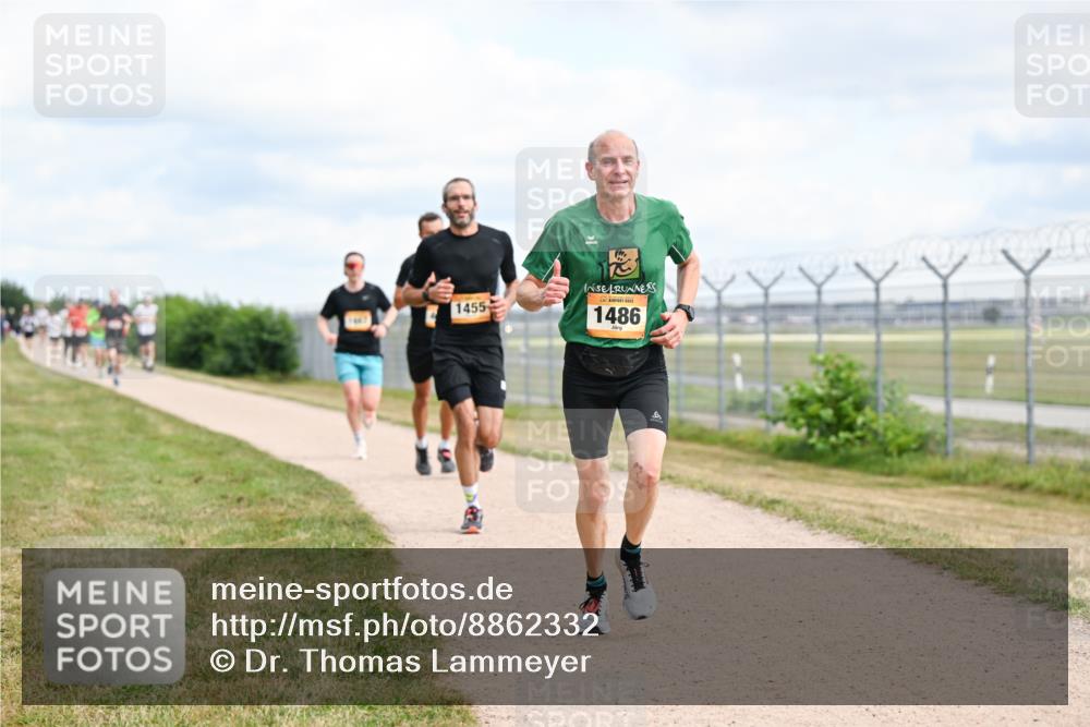 14.09.2025 - Airport Race Dr. Thomas Lammeyer http://msf.ph/oto/8862332 14.09.2025 12:01:14 Laufen 1455, 1486 meine-sportfotos.de