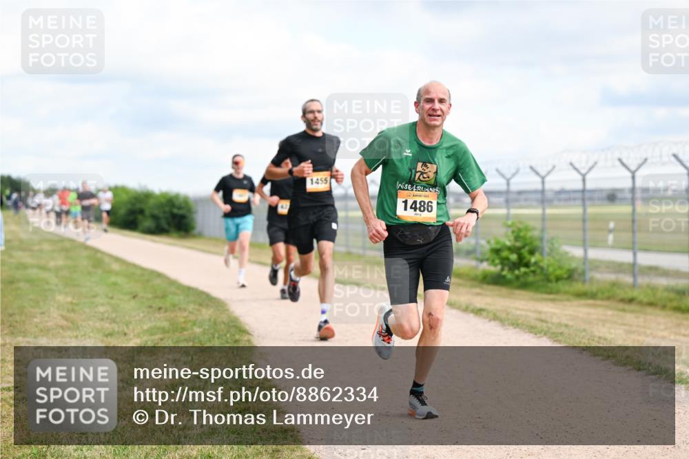 14.09.2025 - Airport Race Dr. Thomas Lammeyer http://msf.ph/oto/8862334 14.09.2025 12:01:14 Laufen 1455, 1486 meine-sportfotos.de