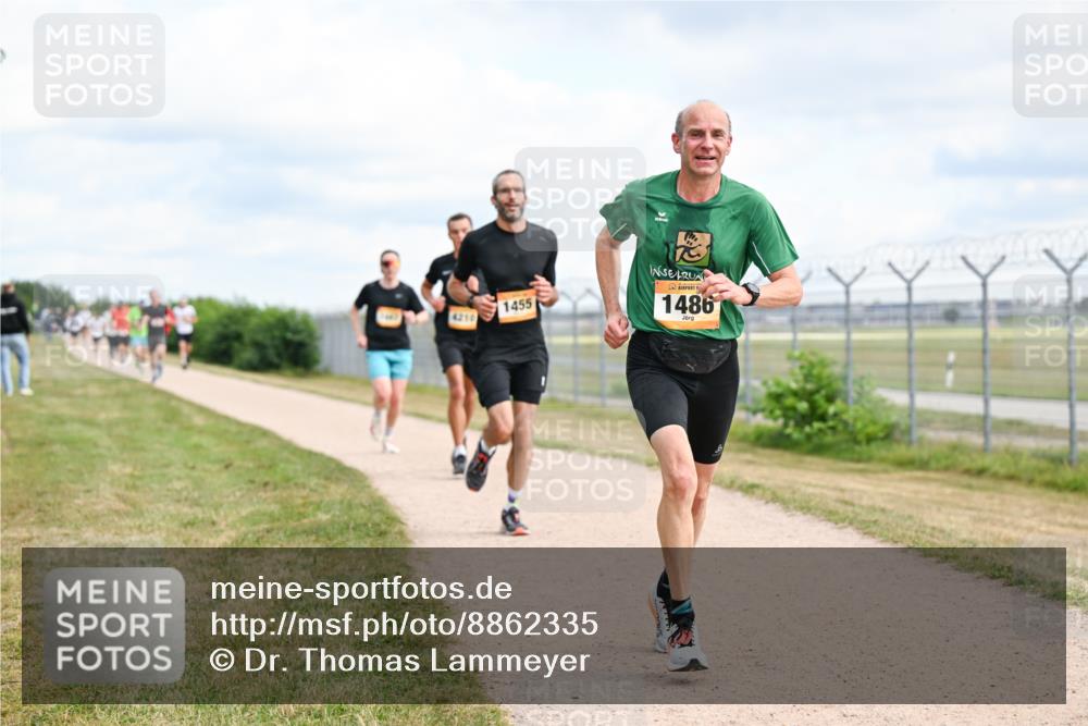 14.09.2025 - Airport Race Dr. Thomas Lammeyer http://msf.ph/oto/8862335 14.09.2025 12:01:14 Laufen 1455, 4210, 1486 meine-sportfotos.de