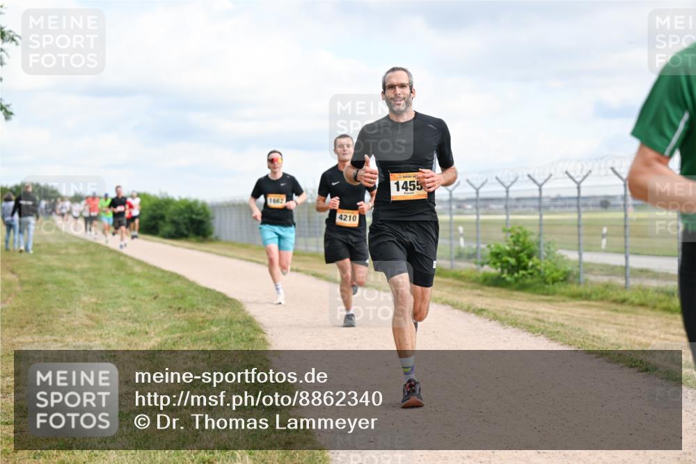 14.09.2025 - Airport Race Dr. Thomas Lammeyer http://msf.ph/oto/8862340 14.09.2025 12:01:15 Laufen 1662, 4210, 1455 meine-sportfotos.de