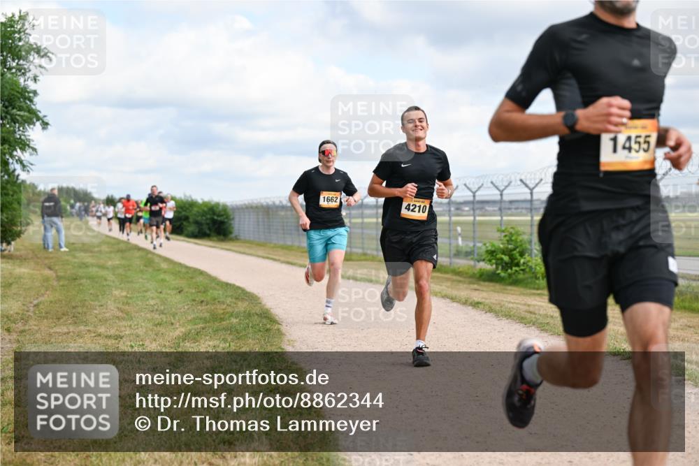14.09.2025 - Airport Race Dr. Thomas Lammeyer http://msf.ph/oto/8862344 14.09.2025 12:01:16 Laufen 1662, 4210, 1455 meine-sportfotos.de