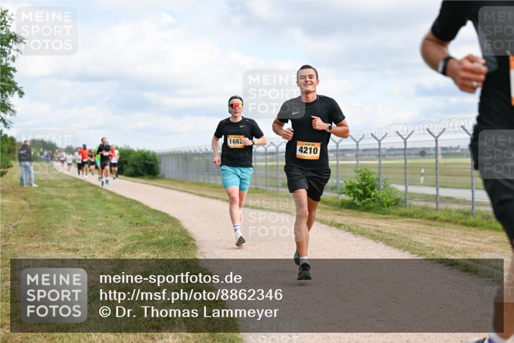14.09.2025 - Airport Race Dr. Thomas Lammeyer http://msf.ph/oto/8862346 14.09.2025 12:01:16 Laufen 1662, 4210 meine-sportfotos.de