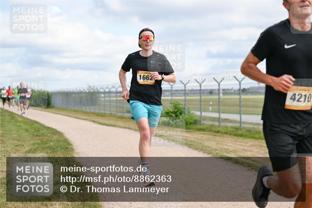 14.09.2025 - Airport Race Dr. Thomas Lammeyer http://msf.ph/oto/8862363 14.09.2025 12:01:18 Laufen 1662, 4210 meine-sportfotos.de