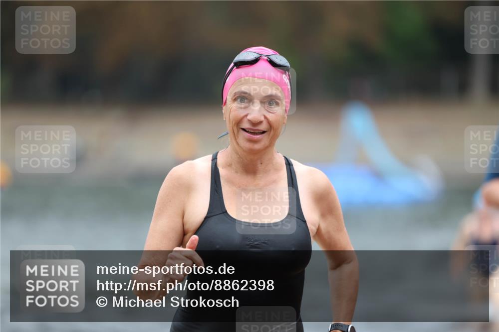 14.09.2025 - Stadtparktriathlon Michael Strokosch http://msf.ph/oto/8862398 14.09.2025 09:50:30 Schwimmen 532, 553, 571, 588, 592, 595 meine-sportfotos.de