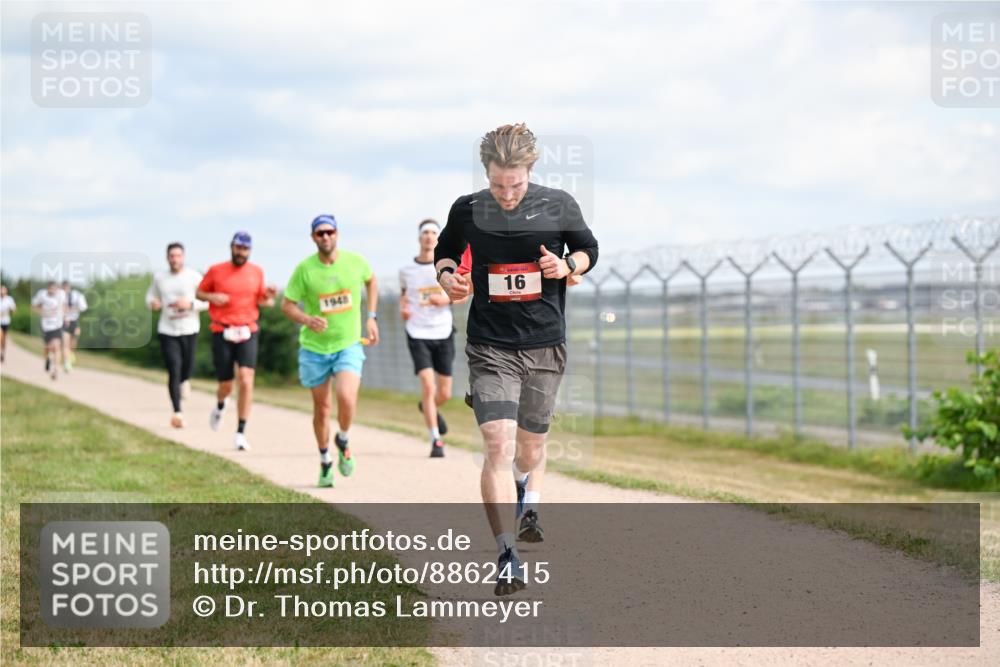 14.09.2025 - Airport Race Dr. Thomas Lammeyer http://msf.ph/oto/8862415 14.09.2025 12:01:24 Laufen 16 meine-sportfotos.de