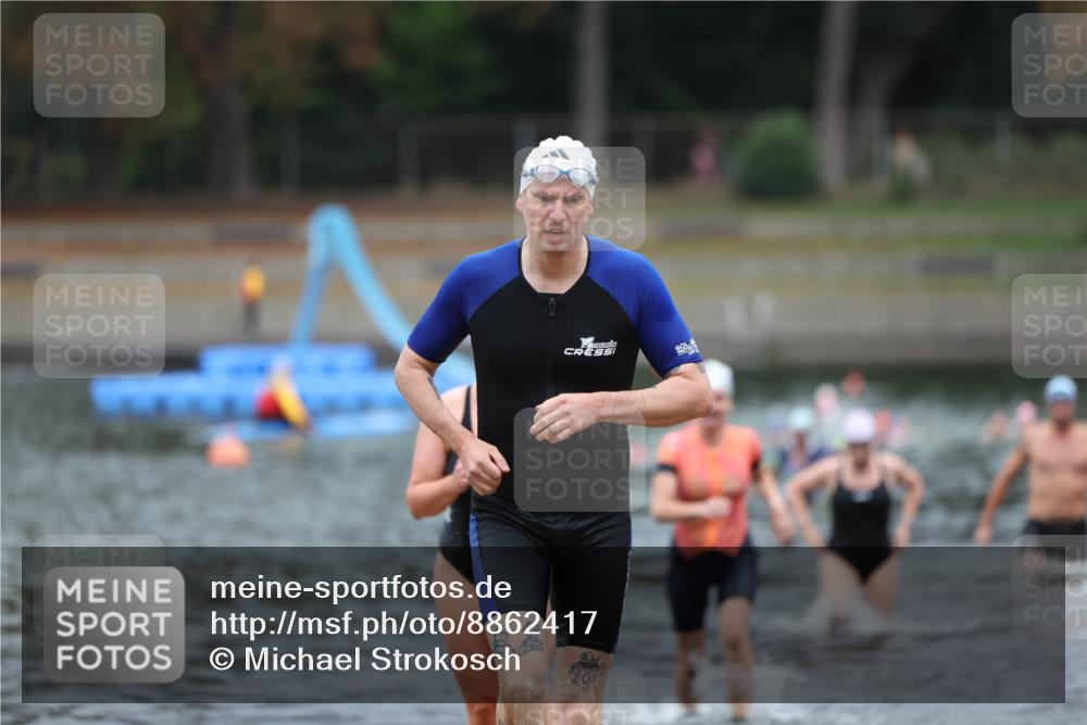 14.09.2025 - Stadtparktriathlon Michael Strokosch http://msf.ph/oto/8862417 14.09.2025 09:50:41 Schwimmen 535, 539, 566, 589, 592 meine-sportfotos.de