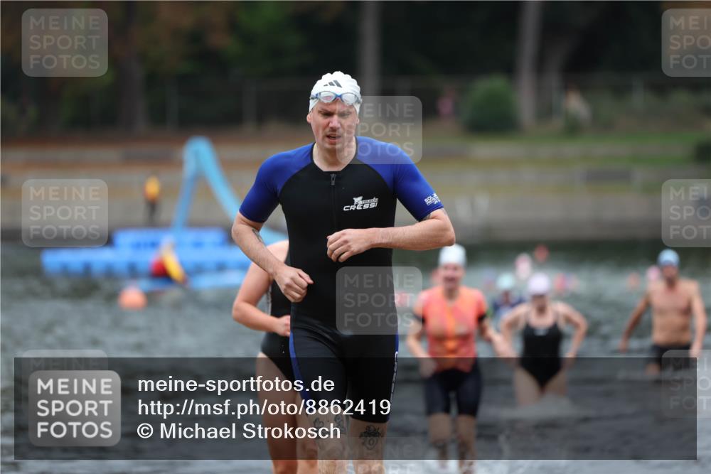 14.09.2025 - Stadtparktriathlon Michael Strokosch http://msf.ph/oto/8862419 14.09.2025 09:50:41 Schwimmen 535, 539, 566, 589, 592 meine-sportfotos.de