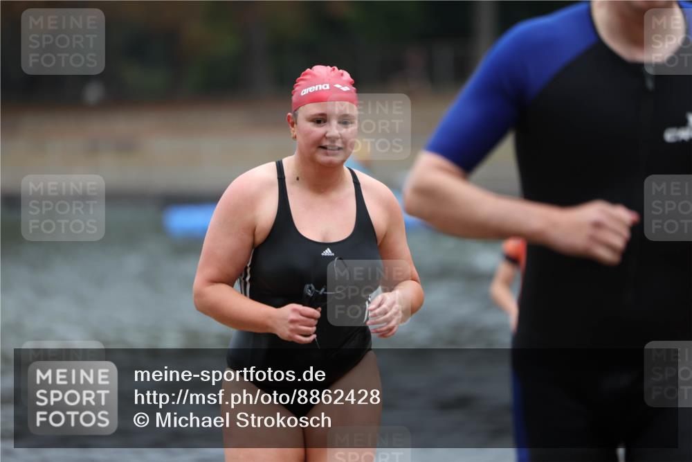 14.09.2025 - Stadtparktriathlon Michael Strokosch http://msf.ph/oto/8862428 14.09.2025 09:50:44 Schwimmen 535, 539, 566, 589, 611 meine-sportfotos.de