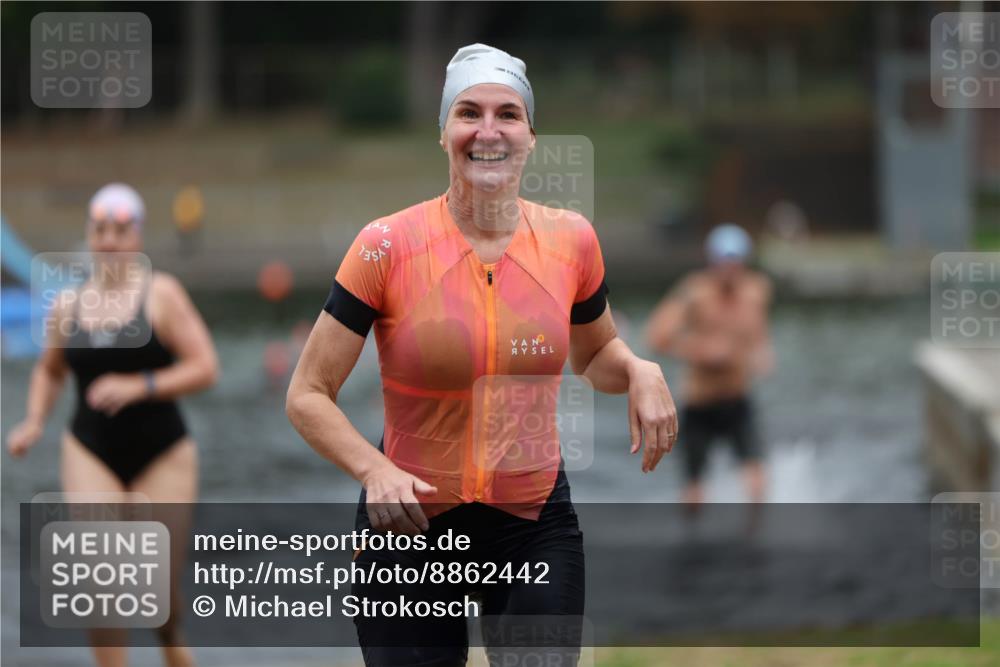 14.09.2025 - Stadtparktriathlon Michael Strokosch http://msf.ph/oto/8862442 14.09.2025 09:50:47 Schwimmen 535, 539, 566, 589, 611 meine-sportfotos.de