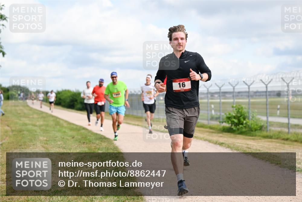 14.09.2025 - Airport Race Dr. Thomas Lammeyer http://msf.ph/oto/8862447 14.09.2025 12:01:25 Laufen 627, 16 meine-sportfotos.de