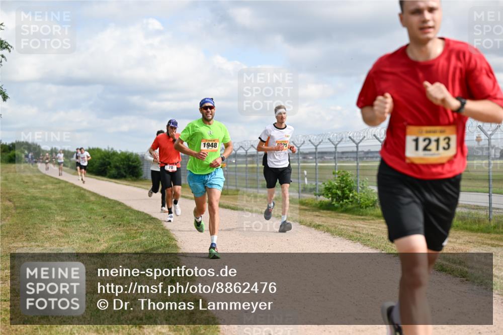 14.09.2025 - Airport Race Dr. Thomas Lammeyer http://msf.ph/oto/8862476 14.09.2025 12:01:27 Laufen 70, 1948, 2075, 1213 meine-sportfotos.de