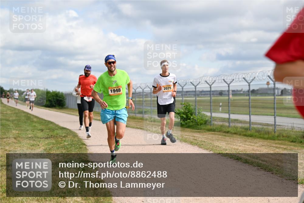 14.09.2025 - Airport Race Dr. Thomas Lammeyer http://msf.ph/oto/8862488 14.09.2025 12:01:27 Laufen 70, 1948, 2075 meine-sportfotos.de