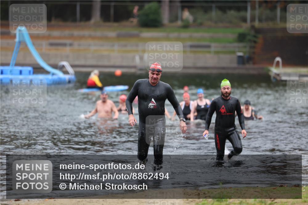14.09.2025 - Stadtparktriathlon Michael Strokosch http://msf.ph/oto/8862494 14.09.2025 09:51:20 Schwimmen 542, 581 meine-sportfotos.de