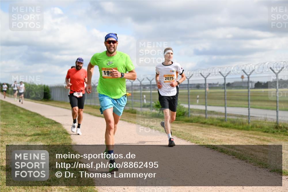 14.09.2025 - Airport Race Dr. Thomas Lammeyer http://msf.ph/oto/8862495 14.09.2025 12:01:28 Laufen 70, 19, 2075 meine-sportfotos.de