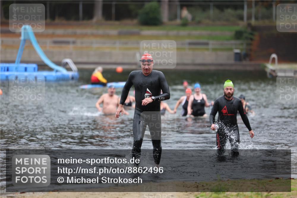 14.09.2025 - Stadtparktriathlon Michael Strokosch http://msf.ph/oto/8862496 14.09.2025 09:51:20 Schwimmen 542, 581 meine-sportfotos.de