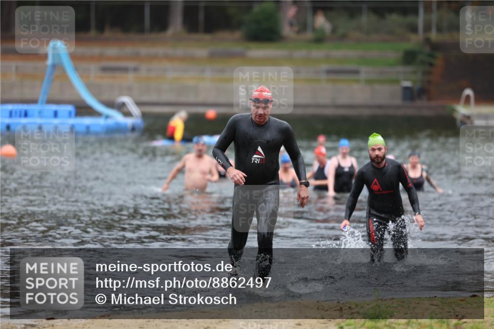 14.09.2025 - Stadtparktriathlon Michael Strokosch http://msf.ph/oto/8862497 14.09.2025 09:51:21 Schwimmen 542, 581 meine-sportfotos.de