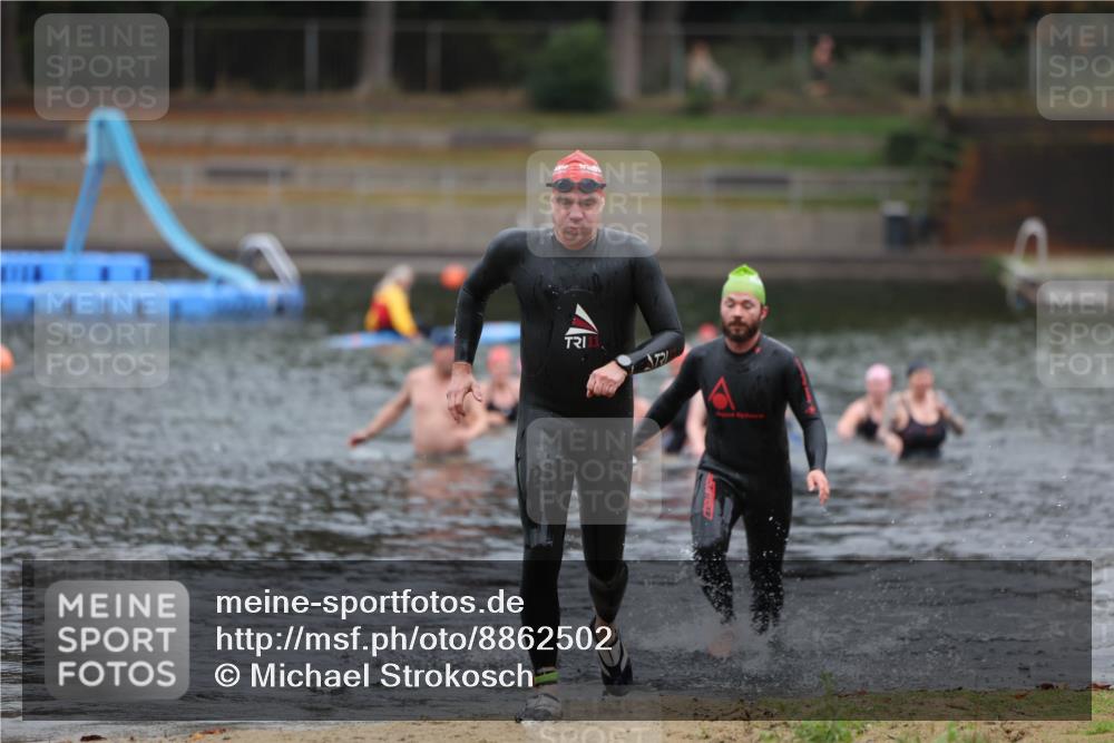 14.09.2025 - Stadtparktriathlon Michael Strokosch http://msf.ph/oto/8862502 14.09.2025 09:51:22 Schwimmen 542, 581 meine-sportfotos.de
