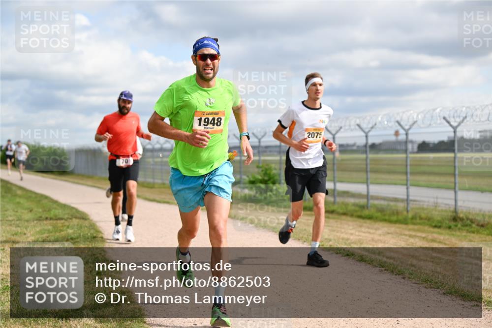 14.09.2025 - Airport Race Dr. Thomas Lammeyer http://msf.ph/oto/8862503 14.09.2025 12:01:28 Laufen 70, 1948, 2075 meine-sportfotos.de