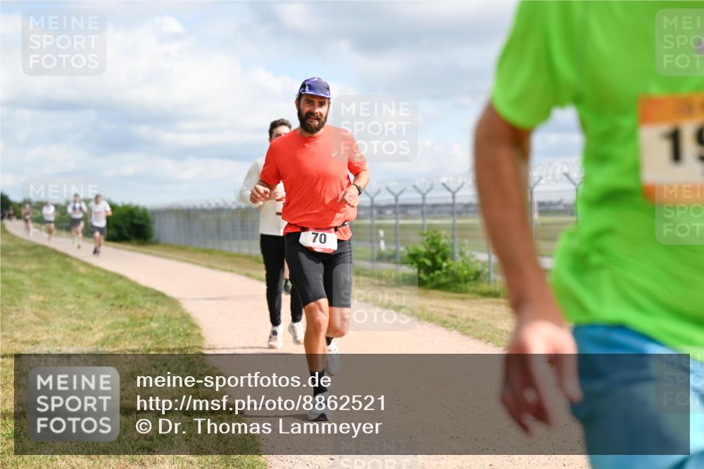 14.09.2025 - Airport Race Dr. Thomas Lammeyer http://msf.ph/oto/8862521 14.09.2025 12:01:30 Laufen 70, 19 meine-sportfotos.de