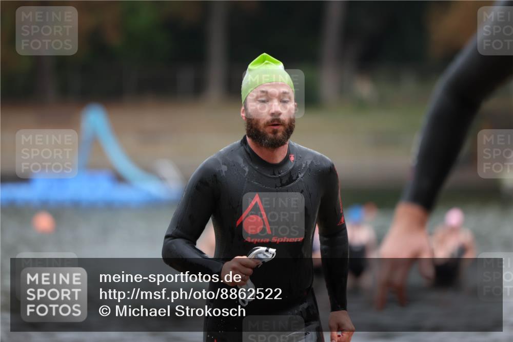 14.09.2025 - Stadtparktriathlon Michael Strokosch http://msf.ph/oto/8862522 14.09.2025 09:51:27 Schwimmen 542, 581 meine-sportfotos.de