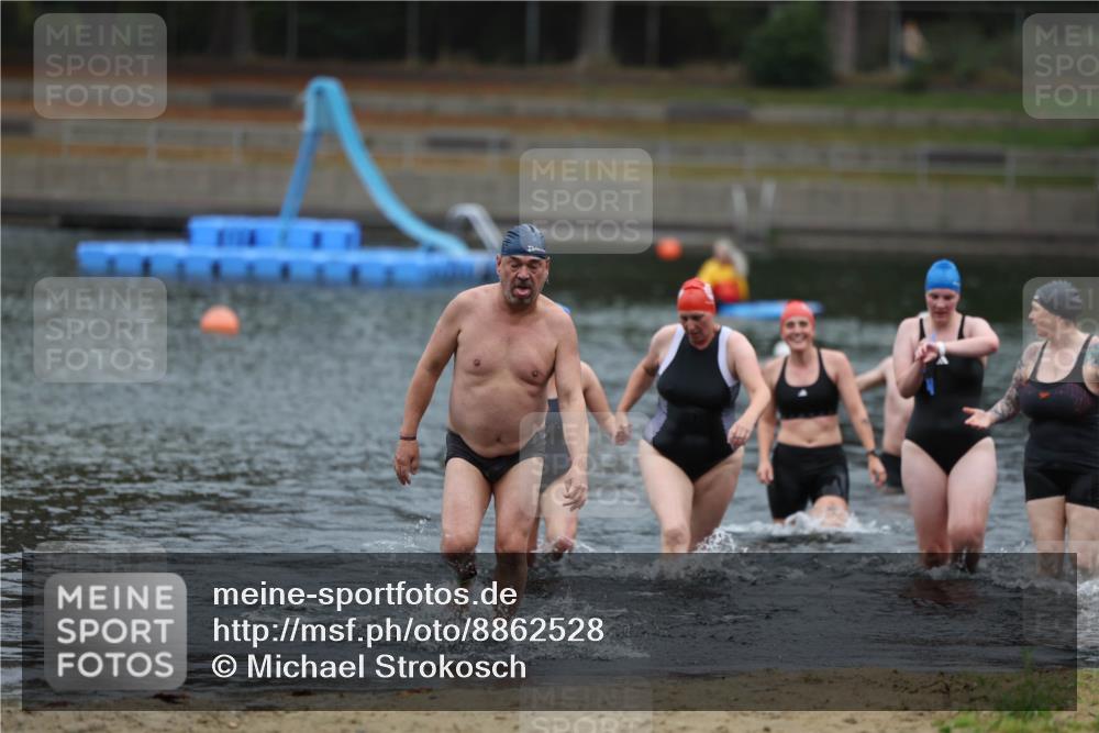 14.09.2025 - Stadtparktriathlon Michael Strokosch http://msf.ph/oto/8862528 14.09.2025 09:51:36 Schwimmen 531, 558, 559, 601 meine-sportfotos.de