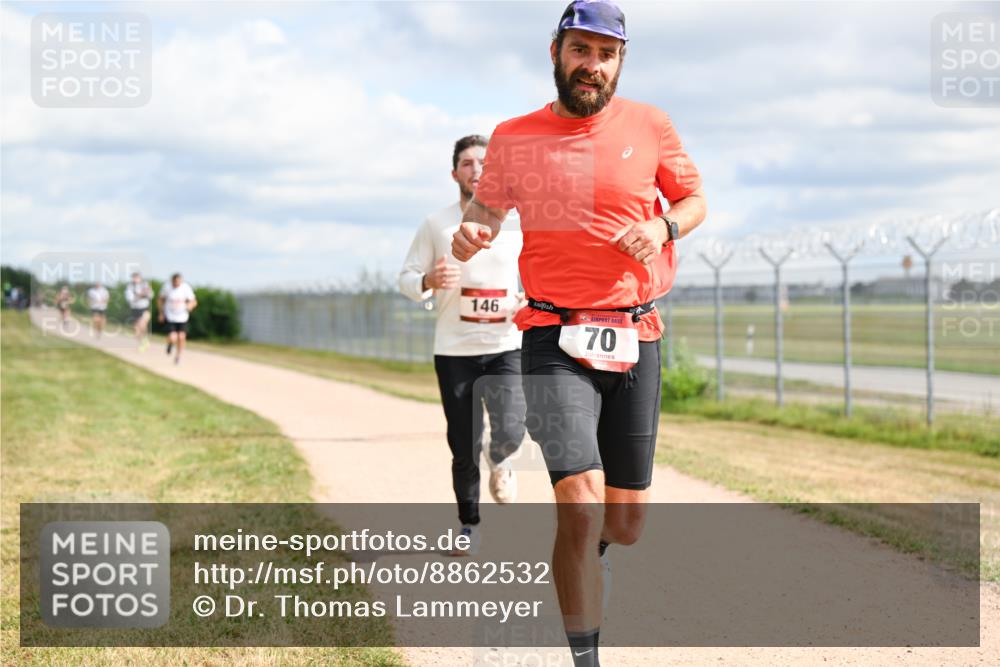 14.09.2025 - Airport Race Dr. Thomas Lammeyer http://msf.ph/oto/8862532 14.09.2025 12:01:30 Laufen 146, 70 meine-sportfotos.de