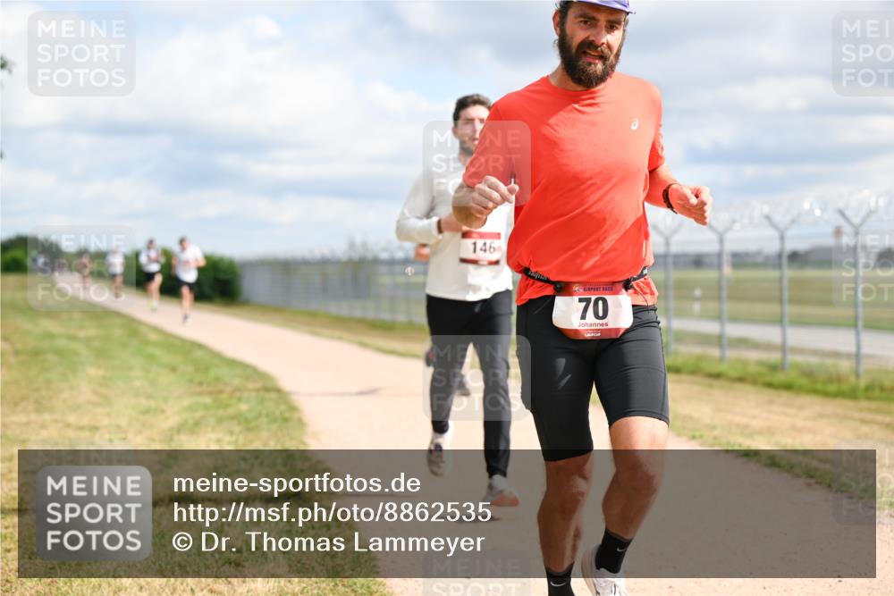 14.09.2025 - Airport Race Dr. Thomas Lammeyer http://msf.ph/oto/8862535 14.09.2025 12:01:30 Laufen 146, 70 meine-sportfotos.de