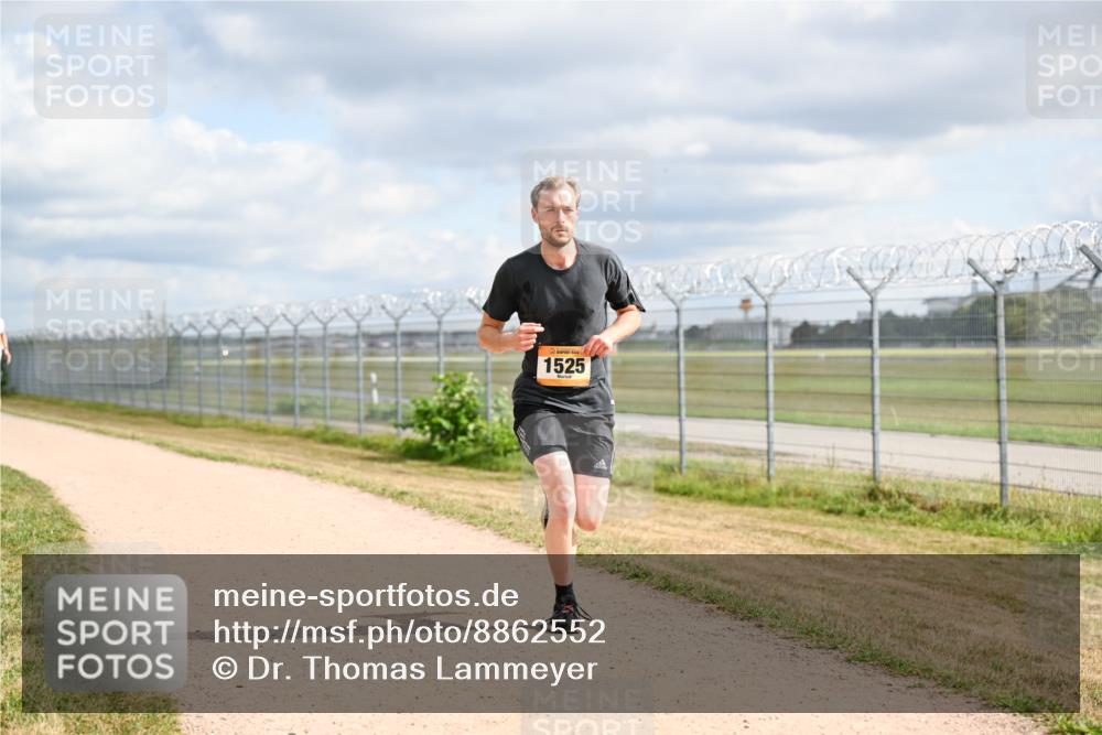 14.09.2025 - Airport Race Dr. Thomas Lammeyer http://msf.ph/oto/8862552 14.09.2025 12:01:32 Laufen 1525 meine-sportfotos.de