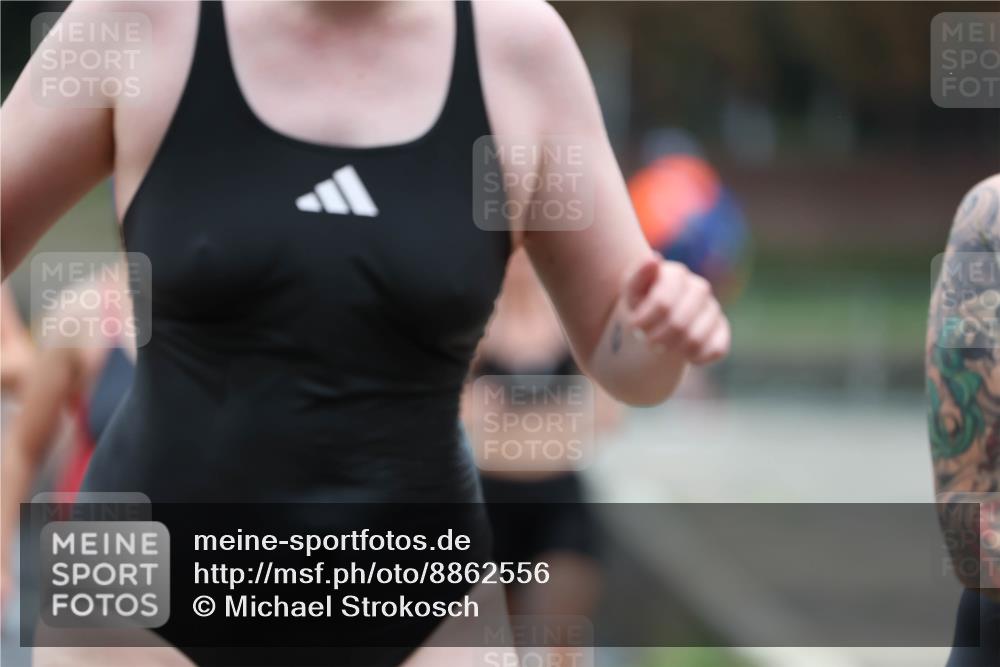 14.09.2025 - Stadtparktriathlon Michael Strokosch http://msf.ph/oto/8862556 14.09.2025 09:51:47 Schwimmen 518, 559, 568, 582, 601 meine-sportfotos.de