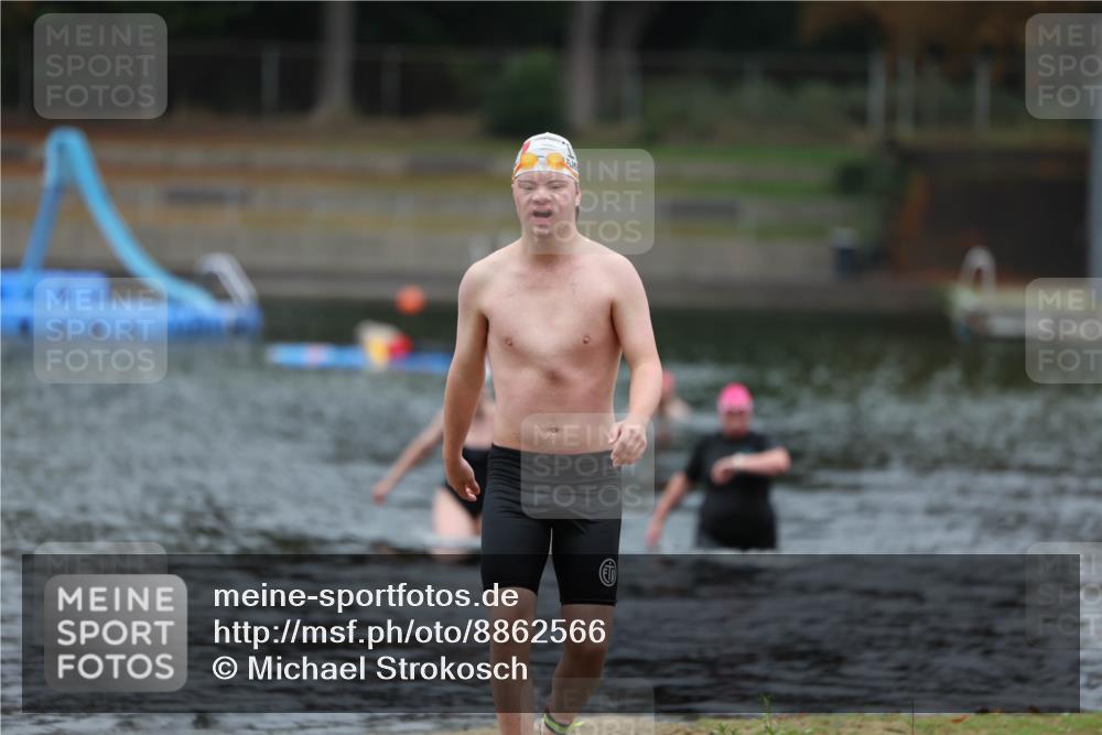 14.09.2025 - Stadtparktriathlon Michael Strokosch http://msf.ph/oto/8862566 14.09.2025 09:51:57 Schwimmen 562 meine-sportfotos.de